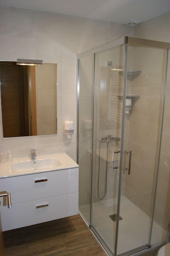 Apartamentos Camin De Pelayo Las Rozas Luaran gambar