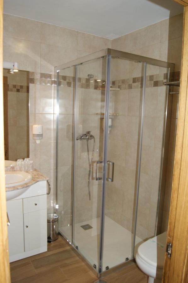 Apartamentos Camin De Pelayo Las Rozas Luaran gambar