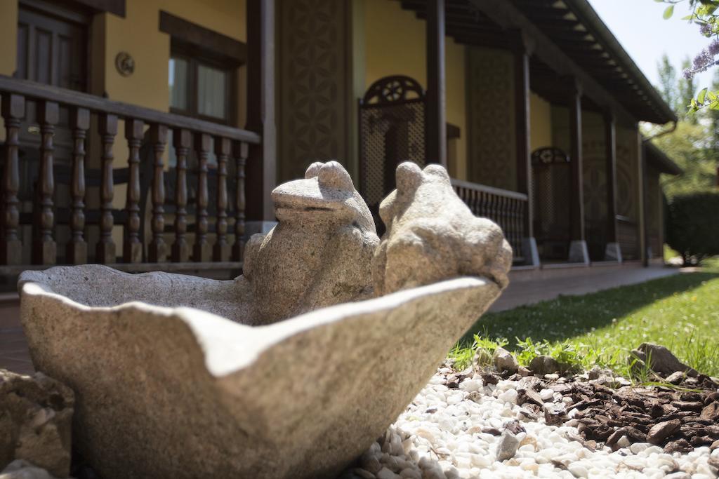 Apartamentos Camin De Pelayo Las Rozas Luaran gambar