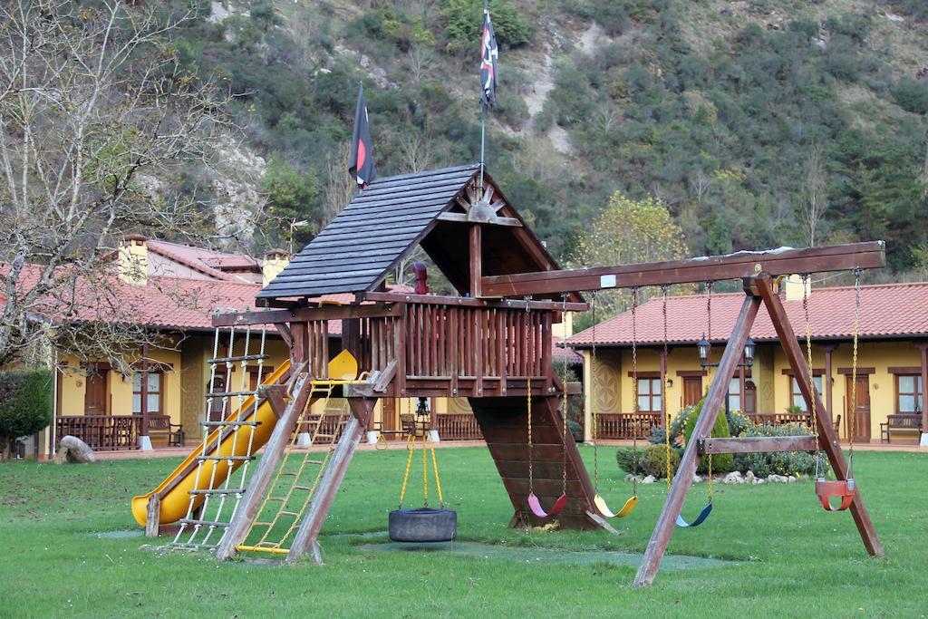 Apartamentos Camin De Pelayo Las Rozas Luaran gambar